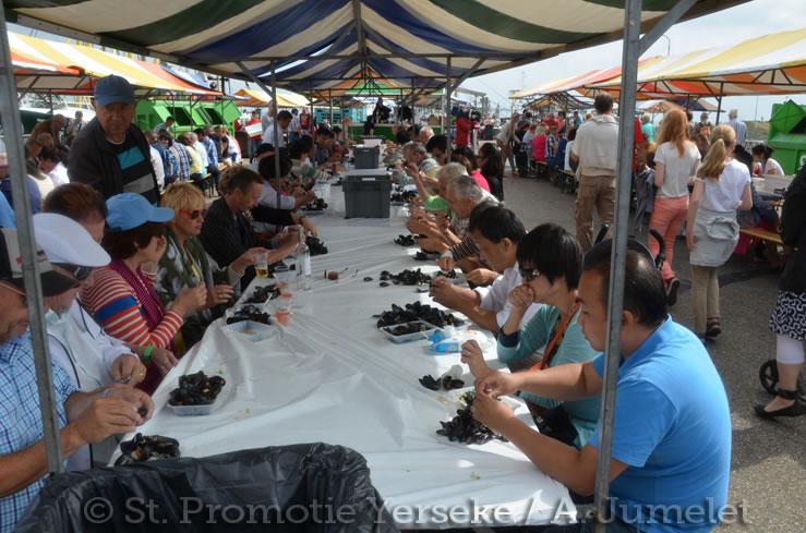 SMY2013 mosselplein 06 eten